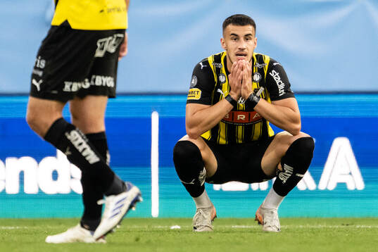 Häckens Srdjan Hrstic deppar