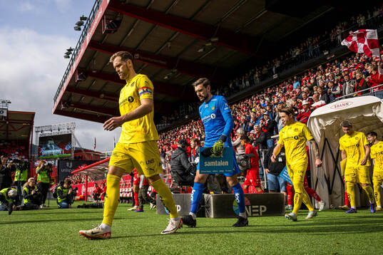 Brede Mathias Moe and Nikita Haikin of Bodø/Glimt