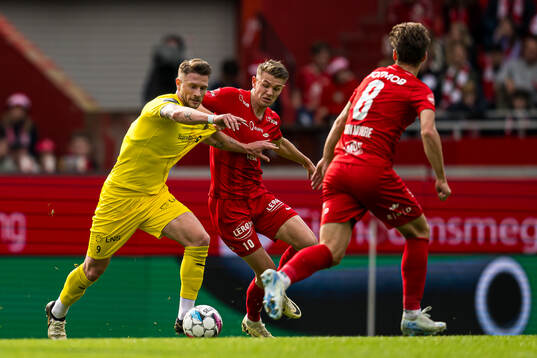 Kasper Waarts Thenza Høgh of Bodø/Glimt and Emil Kornvig