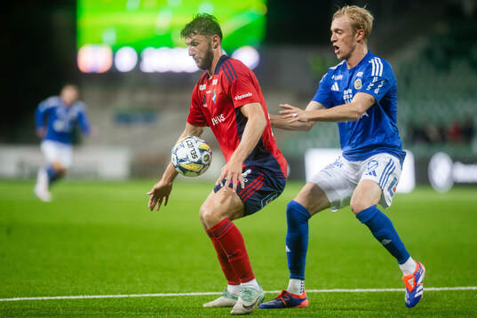 Östers Alibek Aliev och GIF Sundsvalls Pontus Lindgren