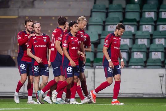Östers Daniel Ljung jublar