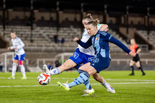 Djurgårdens Ebba Hed och IFK Norrköpings Svea Rehnberg