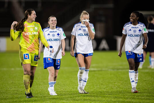IFK Norrköpings målvakt Caroline Delisle, Carrie Jones,