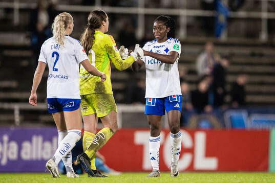 IFK Norrköpings Maya Aliyah Antoine och målvakt Caroline