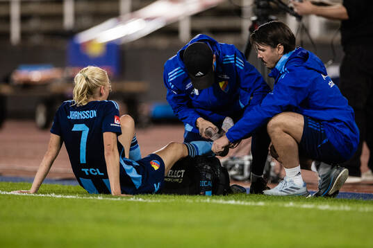 Djurgårdens Stinalisa Johansson har ont