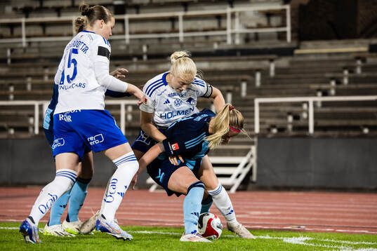 IFK Norrköpings Wilma Leidhammar och Djurgårdens Therese
