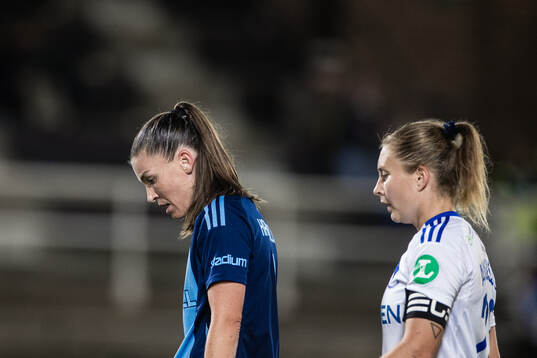 Djurgårdens Pauline Hammarlund och IFK Norrköpings Fanny