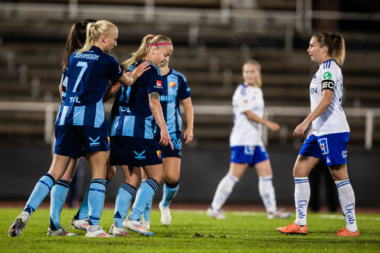 Djurgårdens Therese Åsland jublar