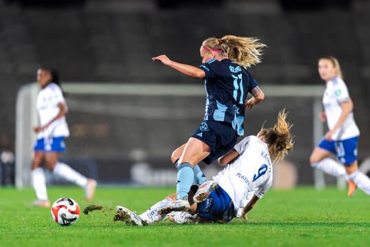 Therese Åsland och IFK Norrköpings Sara Kanutte Fornes