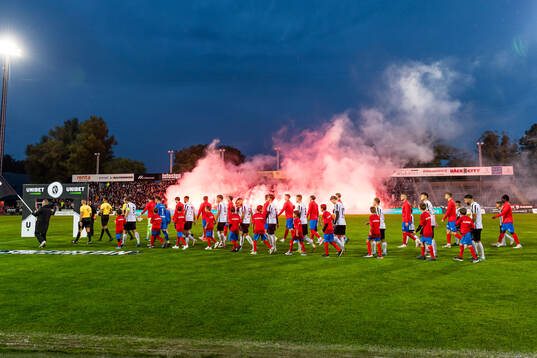 Landskronas och Helsingborgs spelare gör entré till