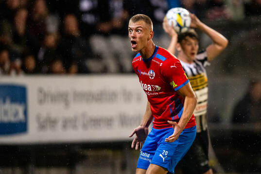 Helsingborgs Dennis Olsson reagerar