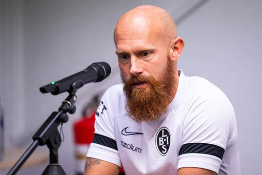 Landskronas tränare Max Mölder vid en presskonferens