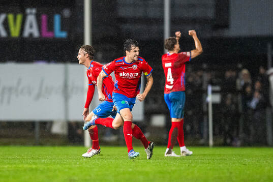 Helsingborgs Daniel Bergman och Jon Birkfeldt jublar