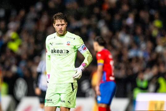 Helsingborgs målvakt Kalle Joelsson deppar