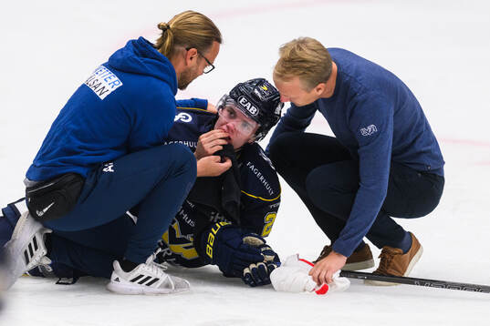 HV71s Wilhelm Hallquisth  har ont