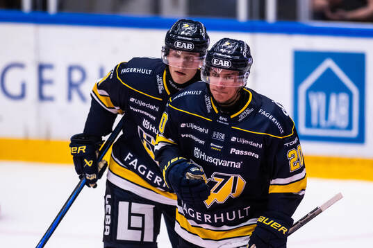 HV71s Andre Petersson jublar