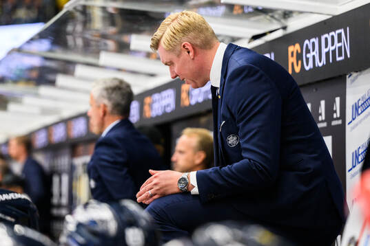 HV71s  tränare Anton Blomqvist