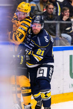Skellefteås Zeb Forsfjäll och HV71s Mattias Tedenby