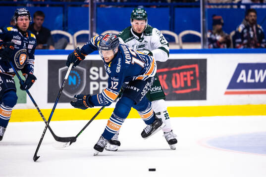 Växjös Otto Koivula och Färjestads Oskar Steen