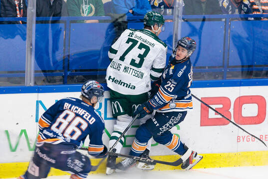 Färjestads Adam Ollas Mattsson och Växjös Filip Eriksson