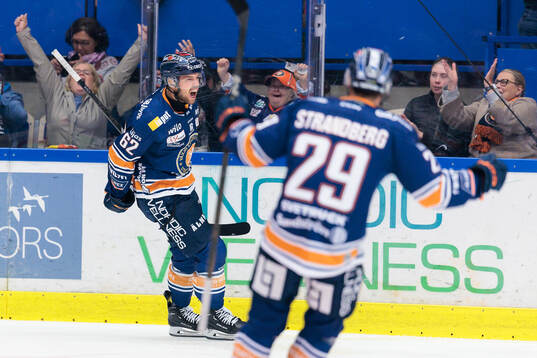 Växjös Manuel Ågren jublar