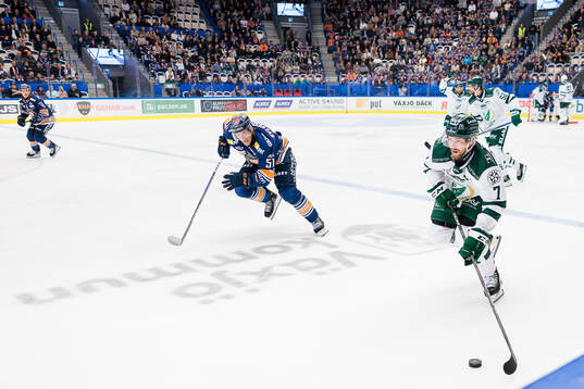 Växjös Emil Sylvegård och Färjestads Axel Bergkvist