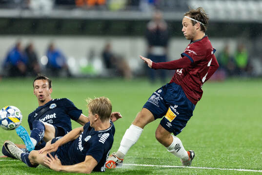Örgrytes William Kenndal skjuter 0-1