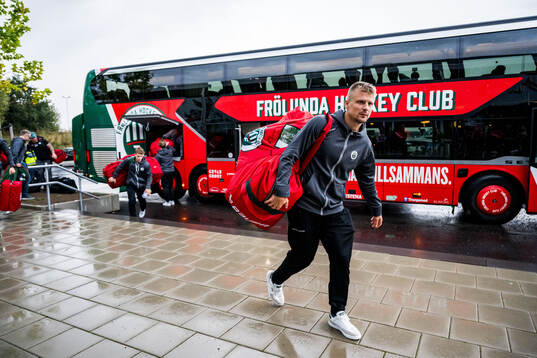 Frölundas Nicklas Lasu anländer