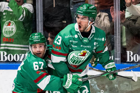 Rögles Leon Bristedt och Josh Dickinson jublar