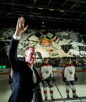 Kenny Jönsson hyllas