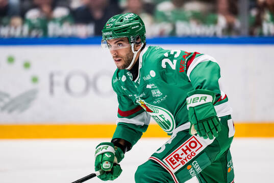 Rögles Josh Dickinson