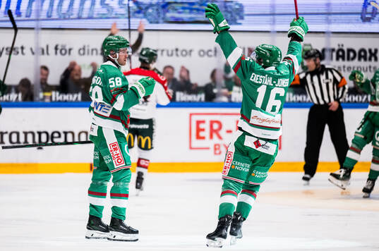 Rögles Filip Johansson och Lukas Ekeståhl-Jonsson jublar