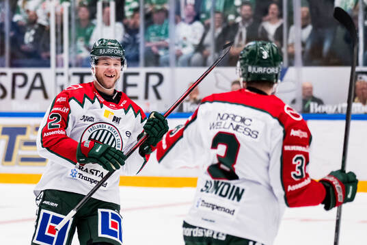 Frölundas Christian Folin jublar