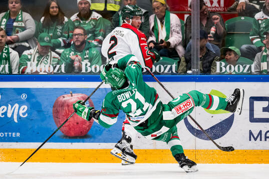 Frölundas Christian Folin och Rögles Henry Bowlby