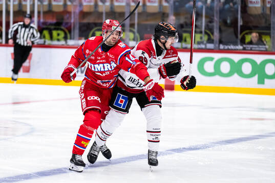 Timrås Emil Pettersson och Örebros Patrik Karlkvist