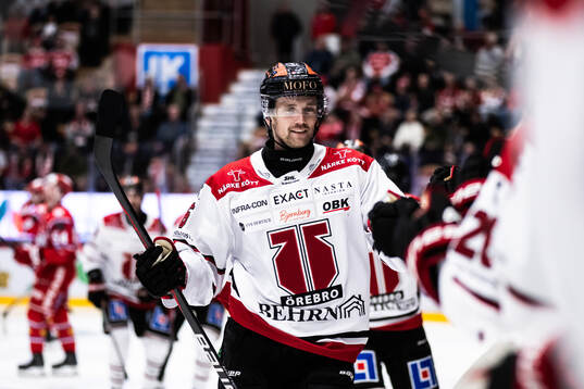 Örebros Filip Berglund jublar