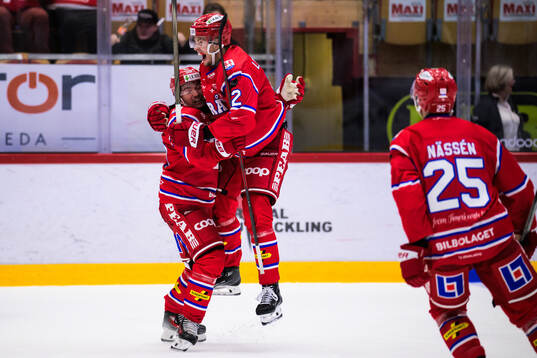 Timrås Anton Lundmark jublar