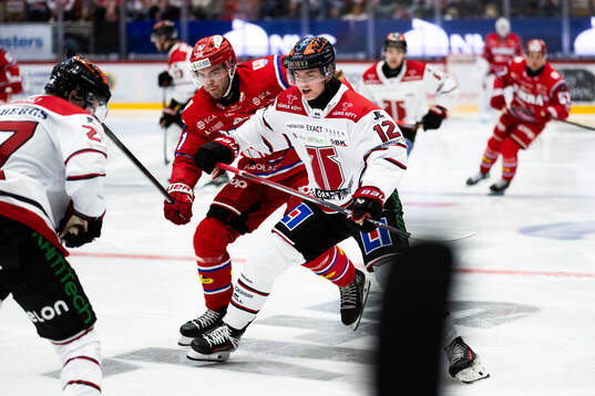 Timrås Magnus Pääjärvi och Örebros Noah Steen