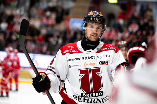 Örebros Filip Berglund jublar