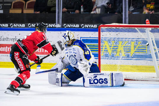 Luleås Mathias Bromé gör 2-0 bakom Leksands Mantas