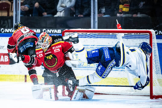 Luleås målvakt Joel Lassinantti och Leksands Oskar Lang