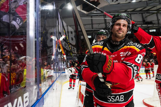 Luleås Mathias Bromé jublar