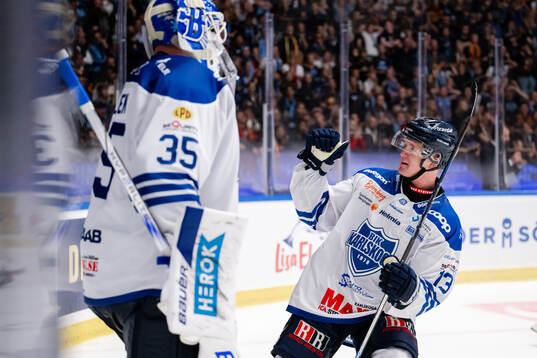 Karlskogas Hampus Plato jublar