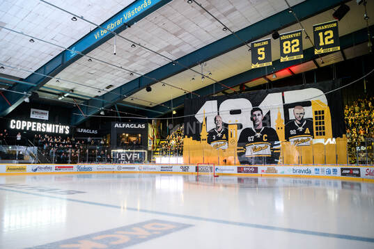 Västerås supportrar med ett tifo