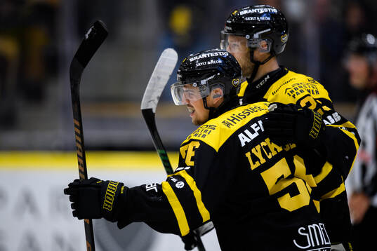 Västerås Albert Lyckåsen jublar