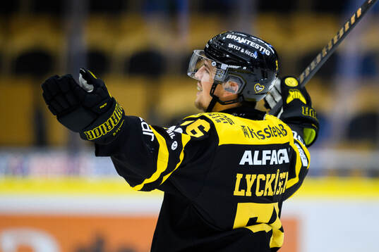 Västerås Albert Lyckåsen jublar
