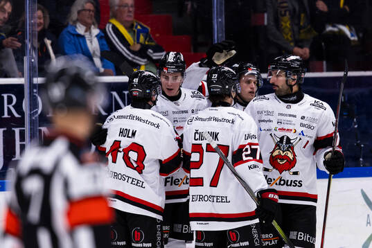 Nybro Vikings Herman Träff jublar