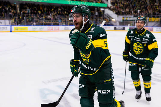 Björklövens Theoklis Theocharidis jublar