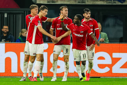 Ruben van Bommel of AZ Alkmaar celebrates 1-1