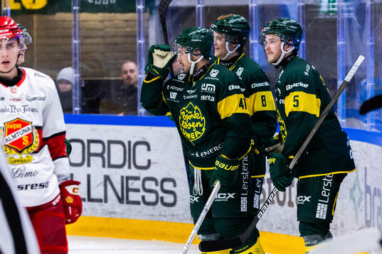 Björklövens Maxime Fortier jublar